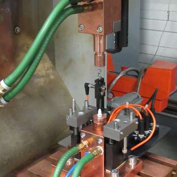 Základní svařovací přípravky pro odporové výstupkové přivařování komponentů