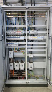 Zakázková výroba řídicích skříní / elektrických rozvaděčů NN do 1000 V